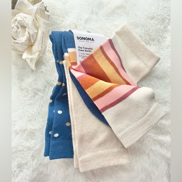 New with tags SONOMA 3 Pk EVERYDAY CREW SOCKS 2 Patterned (navy & cream) 1 Solid - Picture 1 of 4